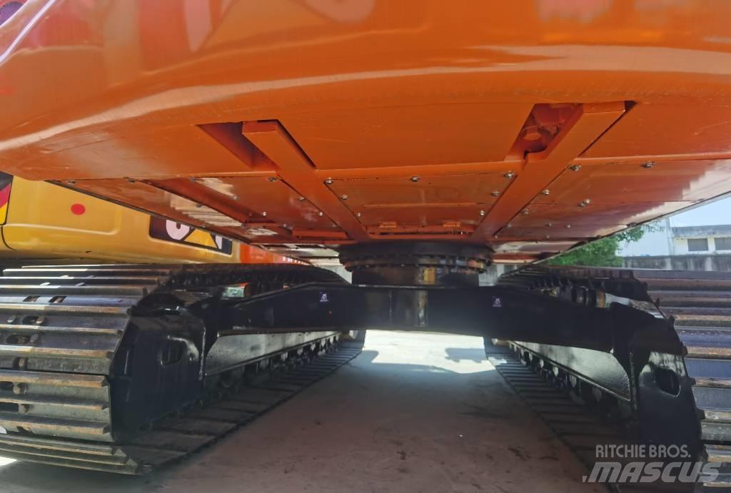 Doosan DX 225 LC Bagri goseničarji