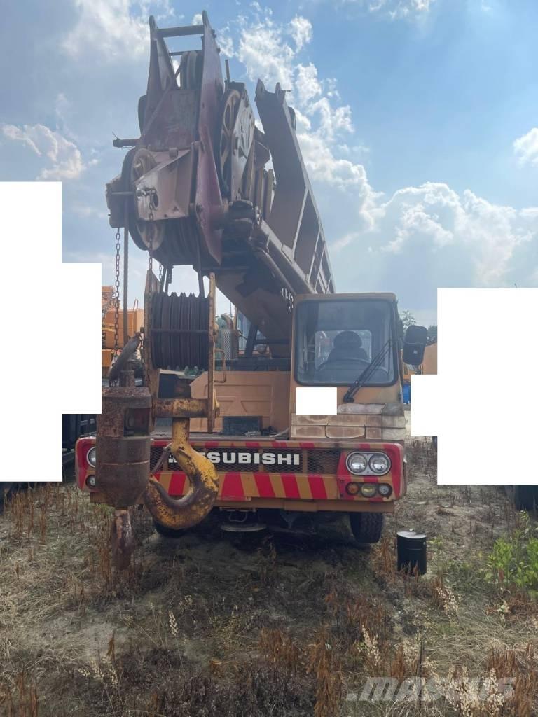 Hyundai HC 50 Dvigala na gosenicah