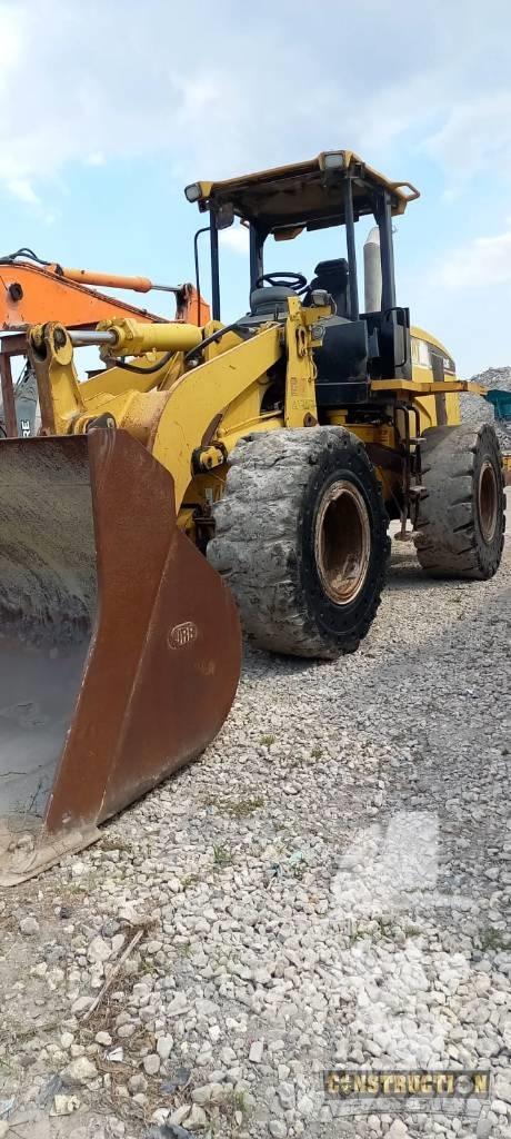 CAT 938 G Kolesni nakladalci