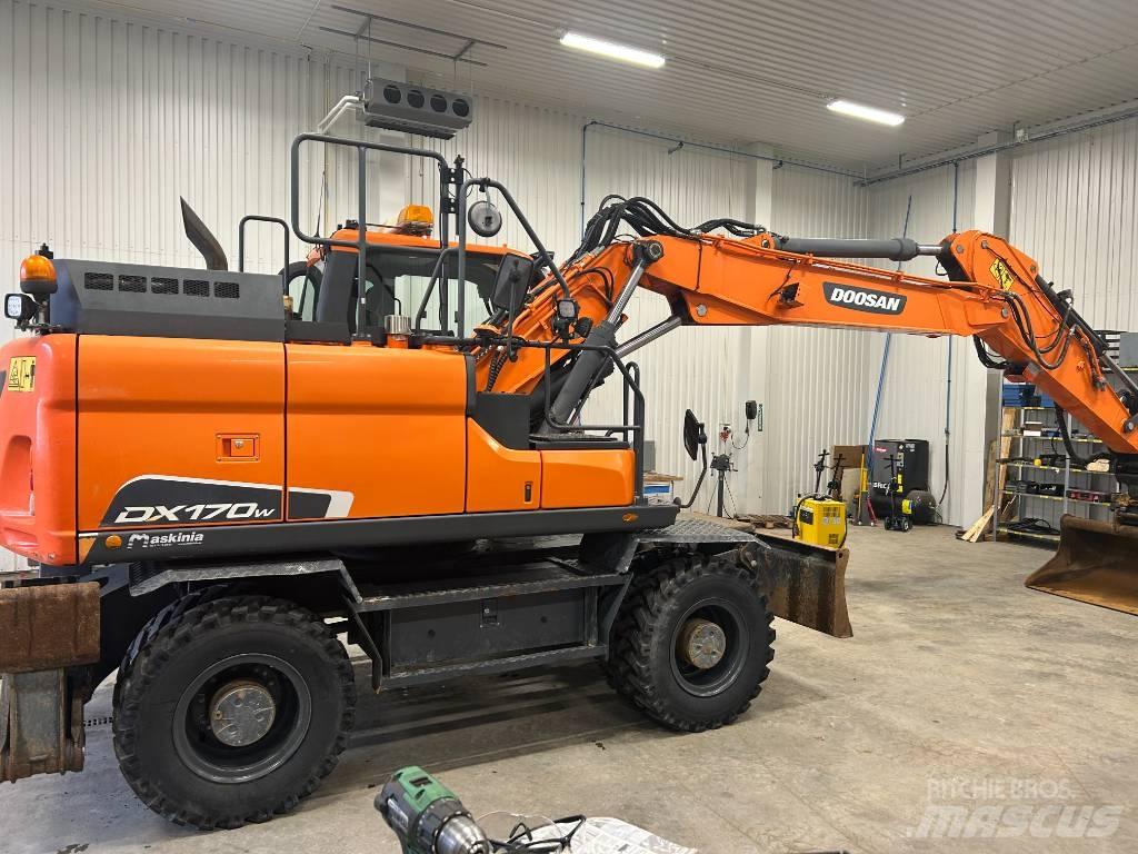 Doosan DX170W-5 Bagri na kolesih