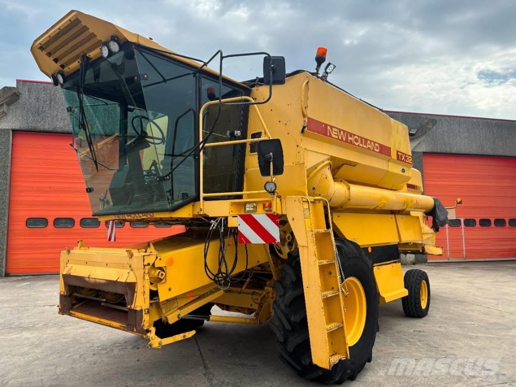 New Holland TX 32 Kombajni