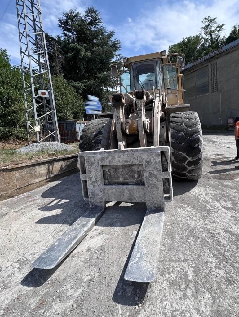 CAT 980 F Kolesni nakladalci