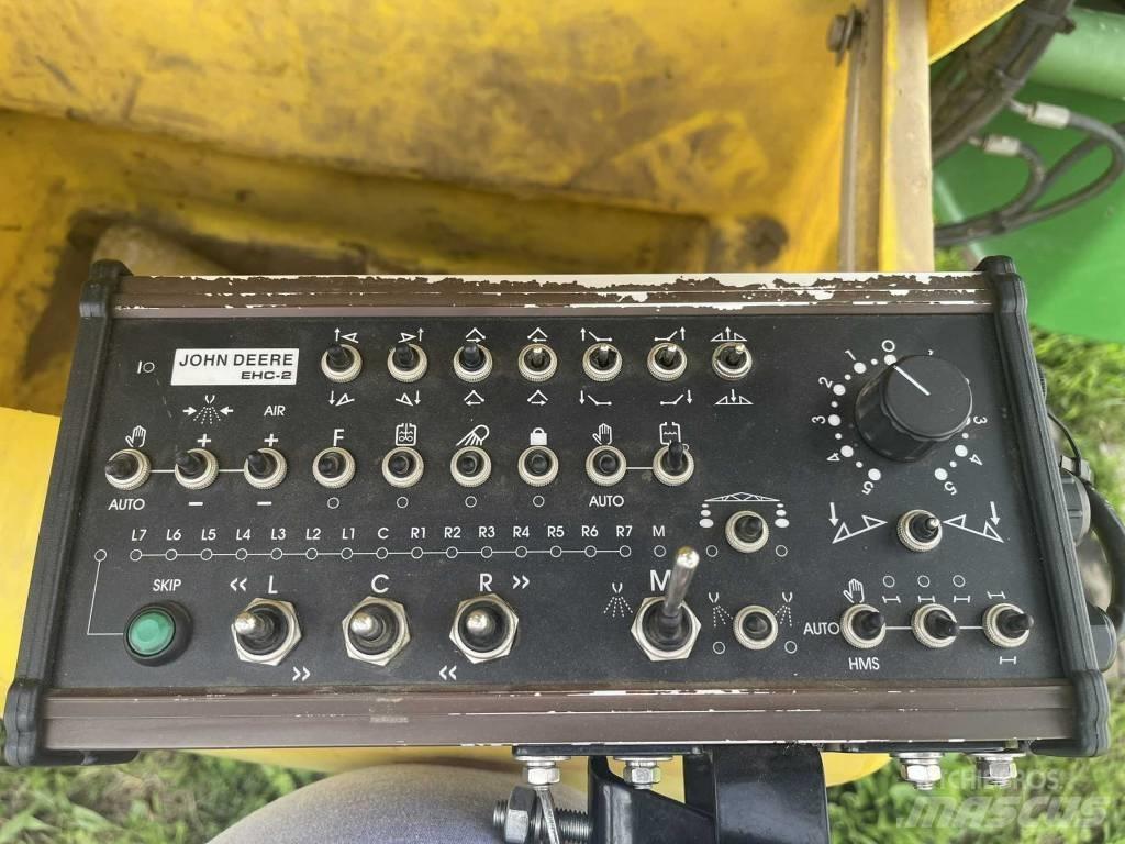 John Deere 840 i Vlečne škropilnice