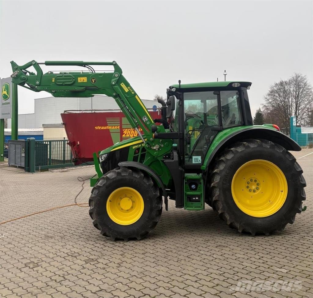John Deere 6110M Traktorji