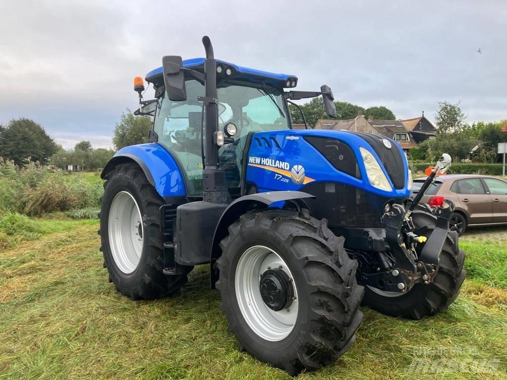 New Holland T7.225 Traktorji