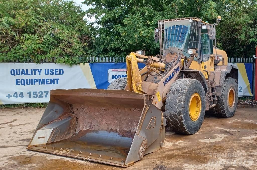 Komatsu WA 200-8 Kolesni nakladalci