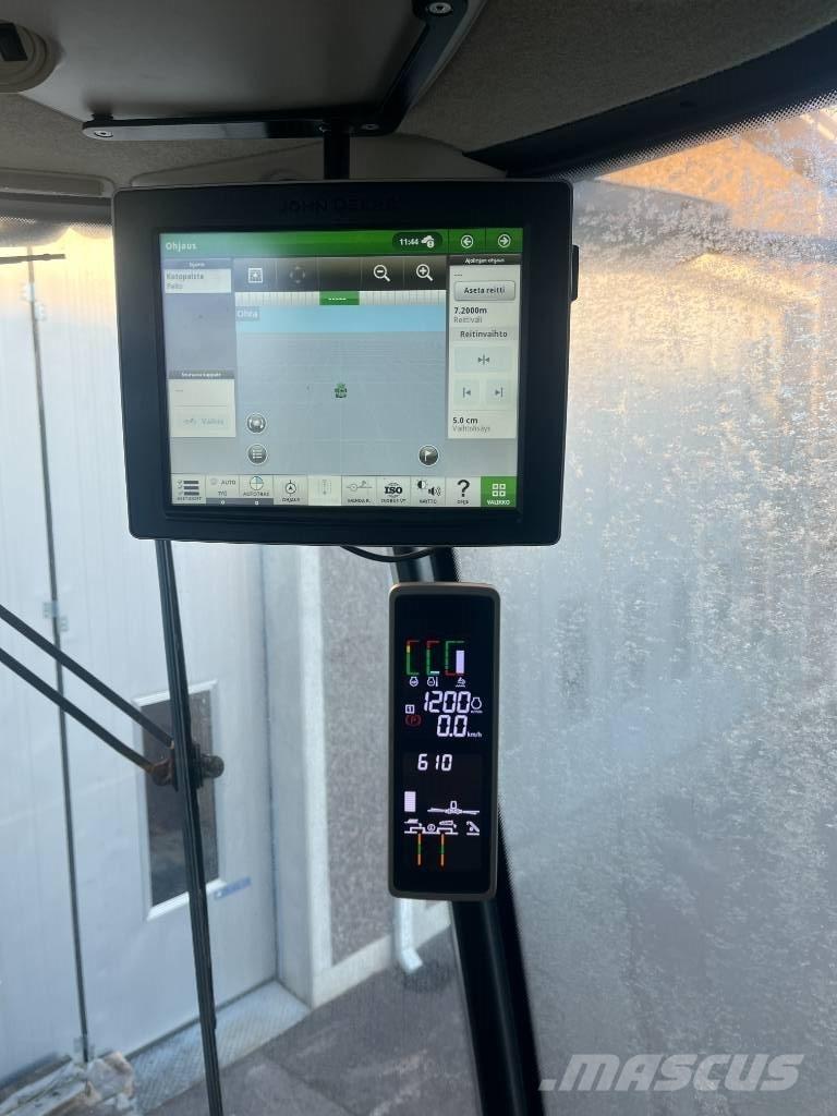 John Deere T660i Kombajni