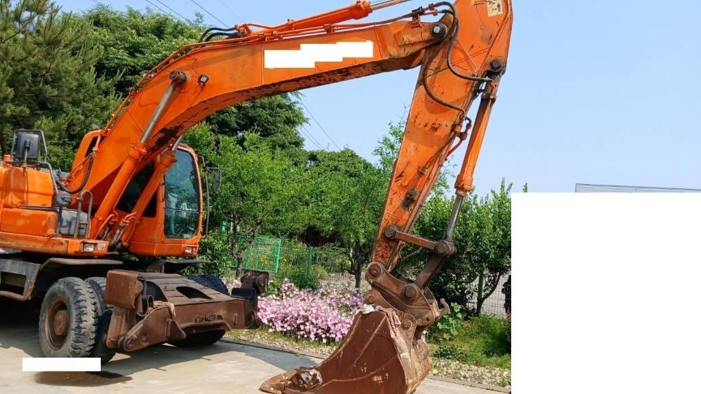 Doosan DX 210 W Bagri na kolesih