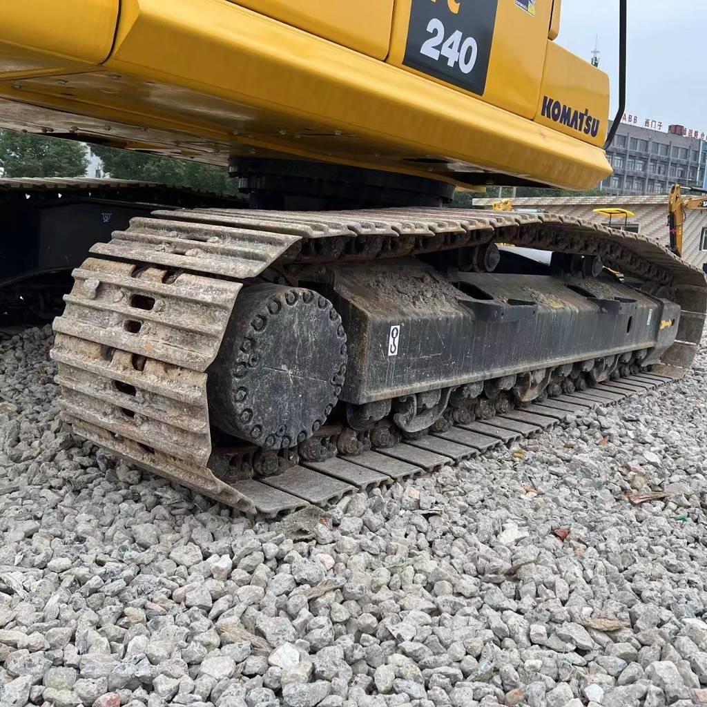 Komatsu PC 240 Bagri goseničarji