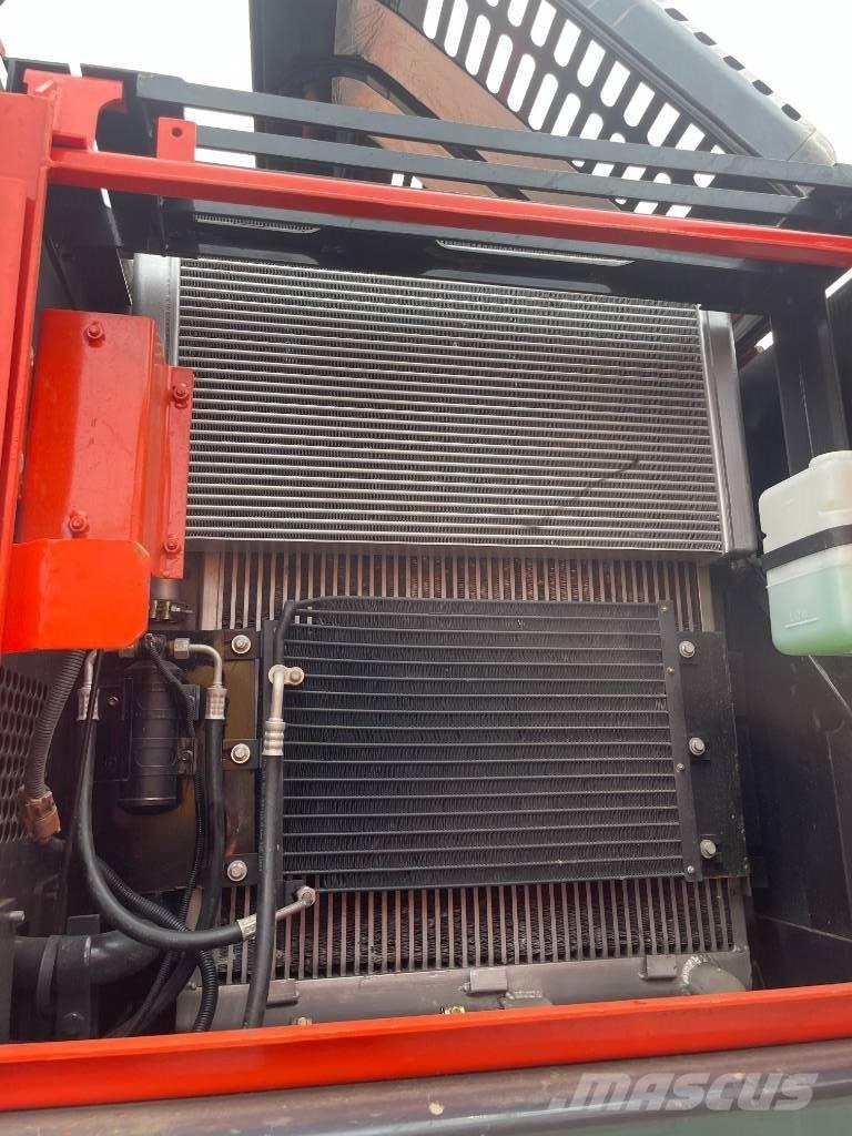 Doosan DX225LCA Bagri goseničarji