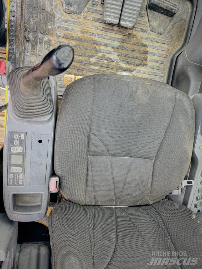 Komatsu PC 300 LC-7 Bagri goseničarji