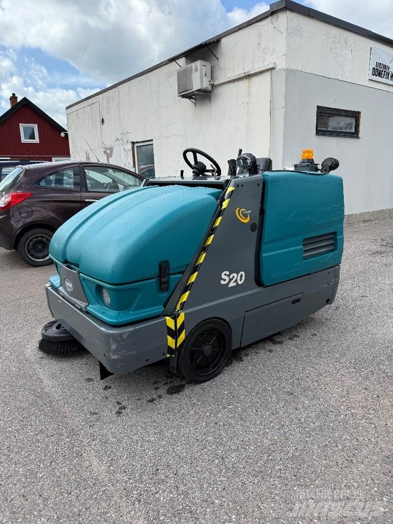 Tennant S20 Stroji za notranje pometanje