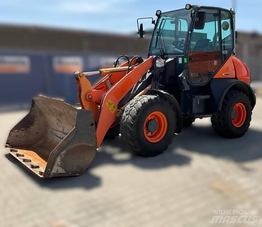 Komatsu WA 80-6 Kolesni nakladalci