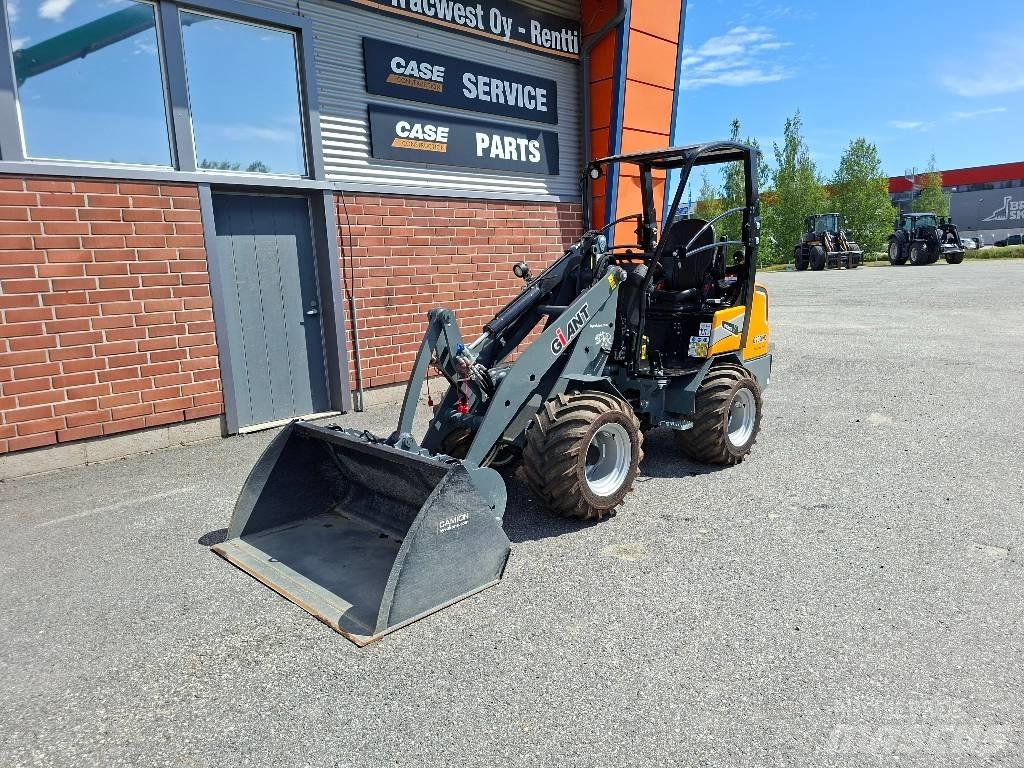 GiANT G 2300 HD Večnamenski nakladalci