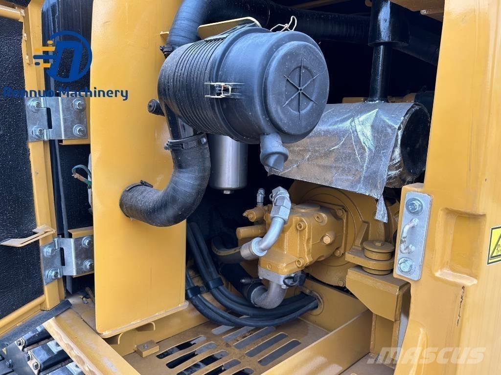 CAT 306E with rubber Mini bagri <7t