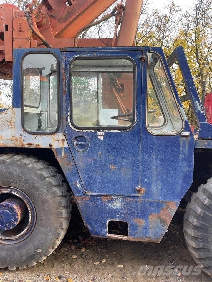 Ransomes Rapier HF17 Druga dvigala/žerjavi