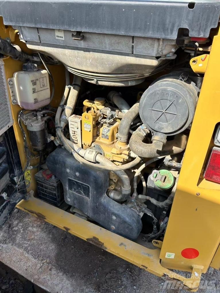 CAT 262 D Skid steer mini nakladalci