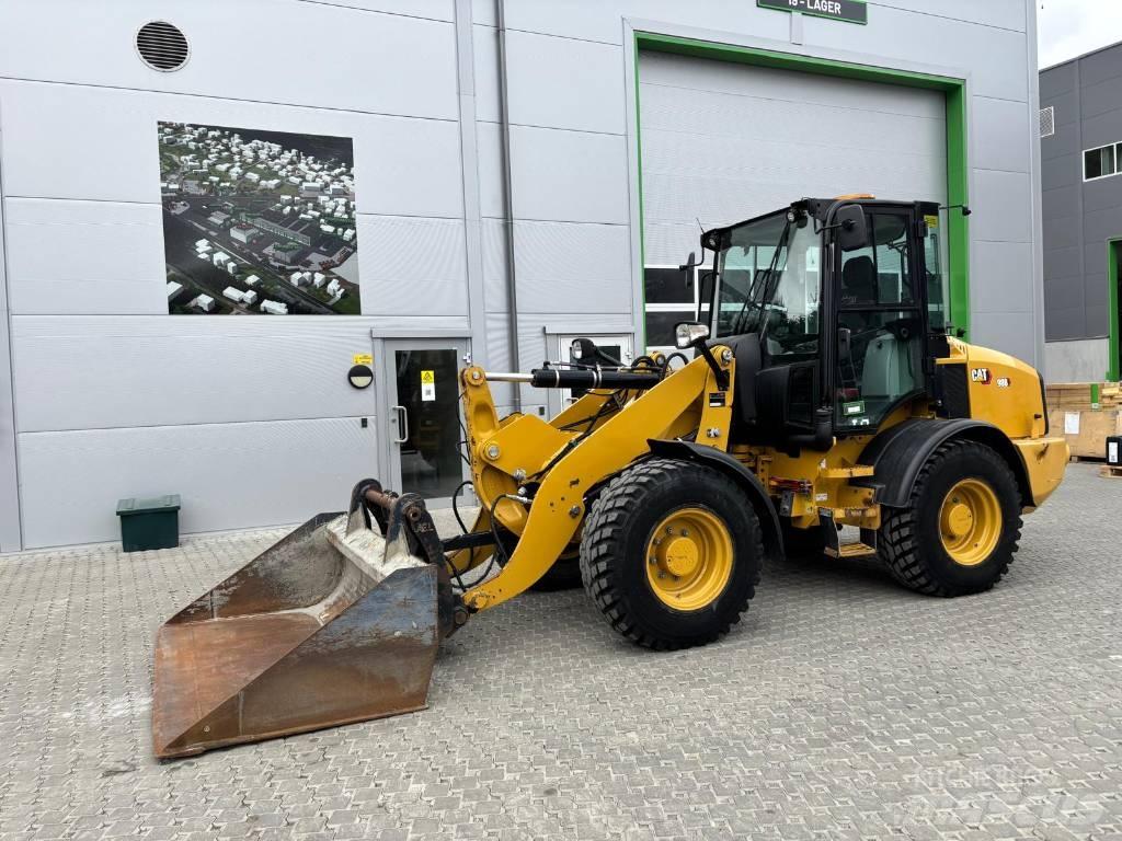 CAT 908 M Kolesni nakladalci