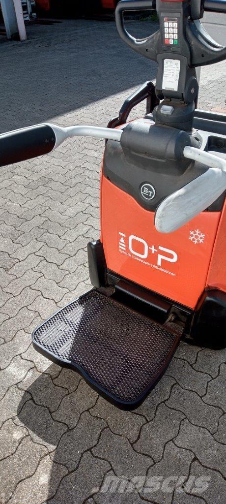 Toyota SPE140L Samopogonski ročni viličarji