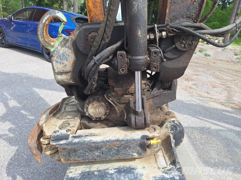 JCB JZ 140 LC Bagri goseničarji