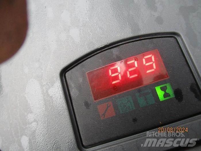 BT LWE 160 Električni nizko dvižni viličar