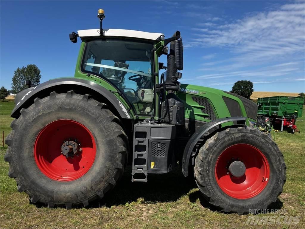 Fendt 828 Vario Traktorji