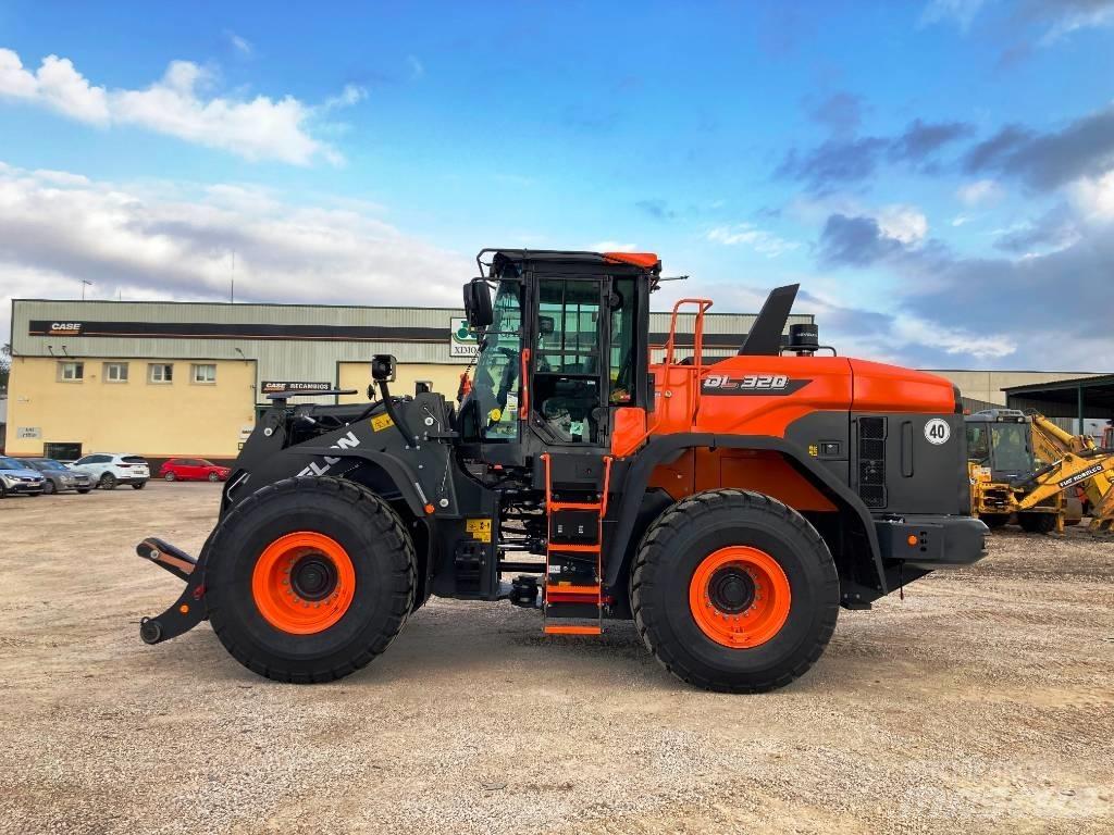 Develon DL 320-7 Kolesni nakladalci