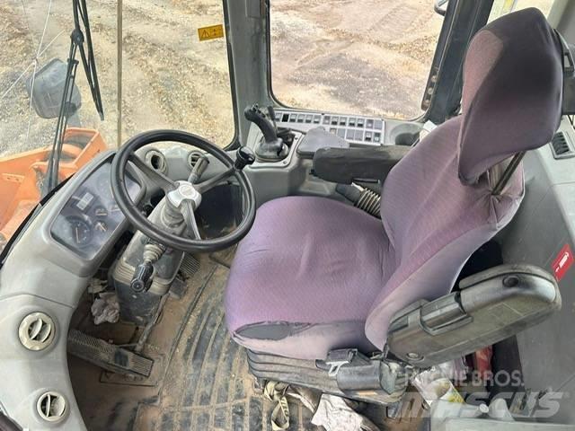 Doosan DL 300 Kolesni nakladalci