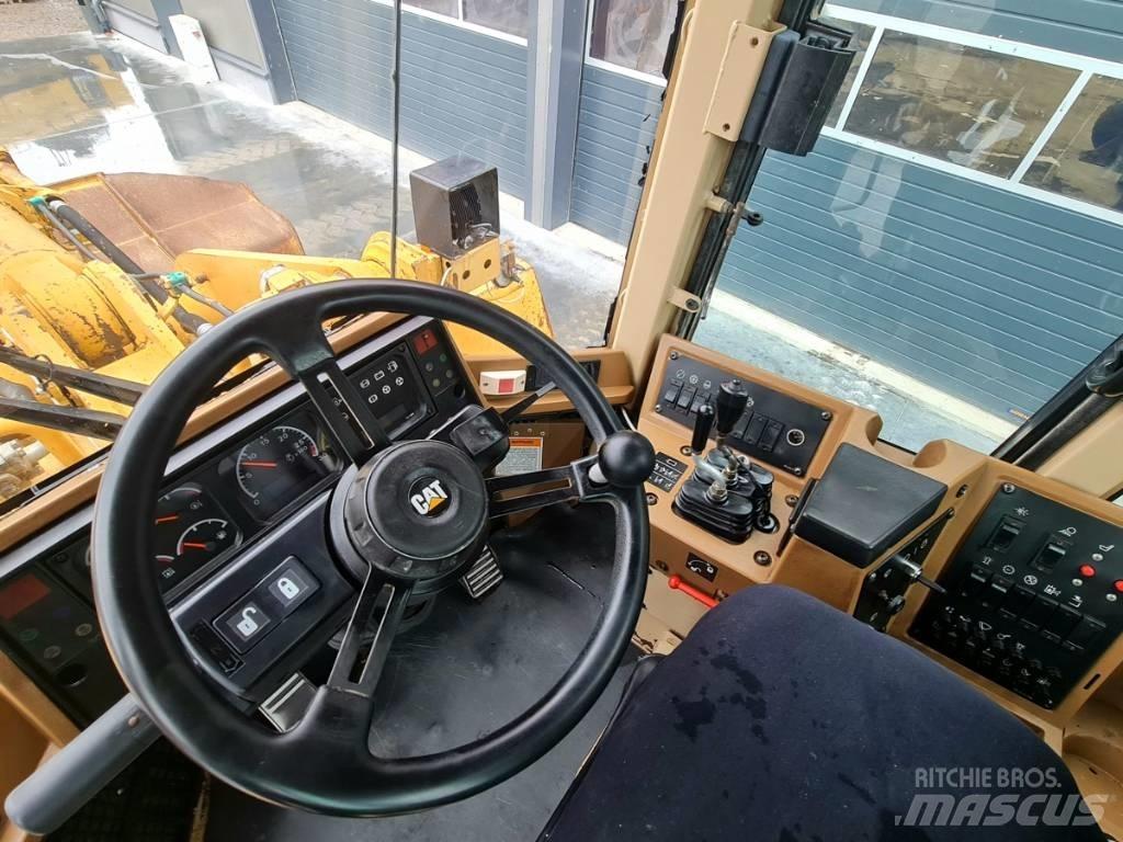 CAT 950 F II Kolesni nakladalci
