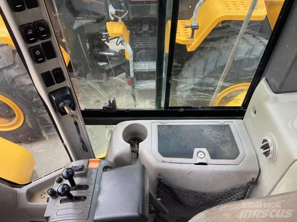 Volvo L 105 Kolesni nakladalci
