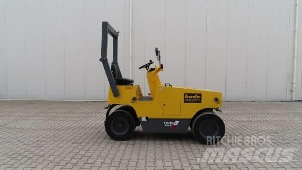 Sakai TS 160 Kolesni valjarji s pnevmatikami