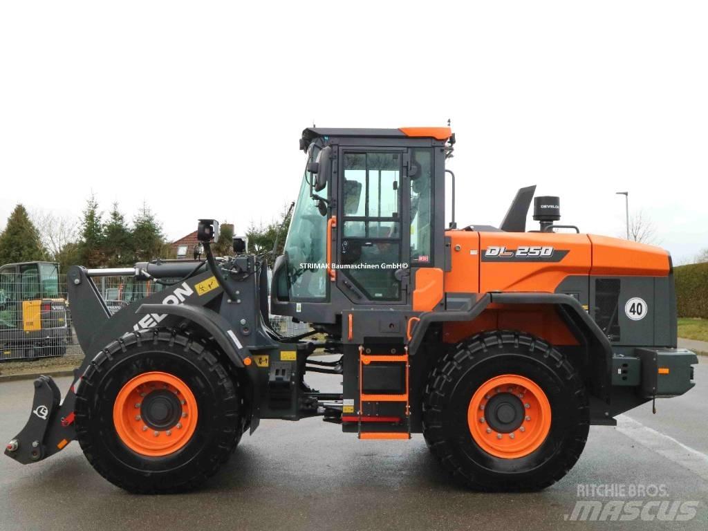 Develon DL 250-7 Kolesni nakladalci