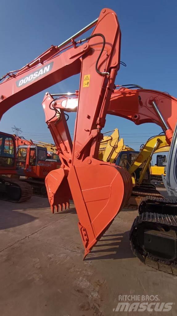 Doosan DX 300 LC Bagri goseničarji