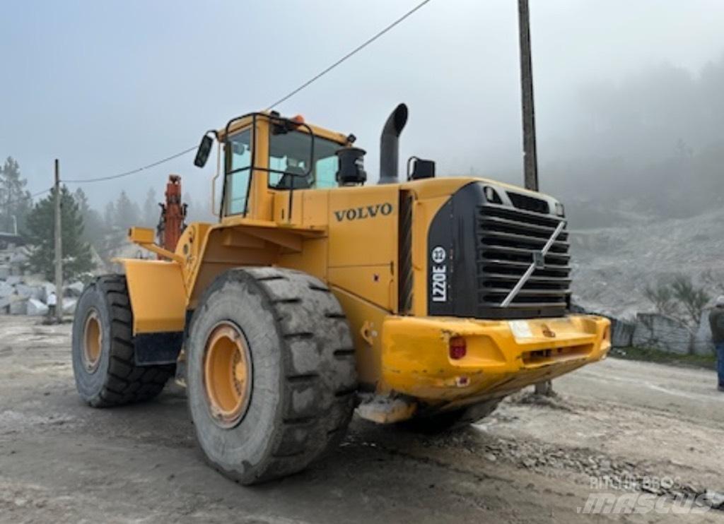Volvo L 220 E Kolesni nakladalci