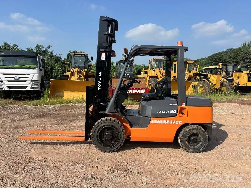 Toyota 30 Forklift Dizelski viličarji
