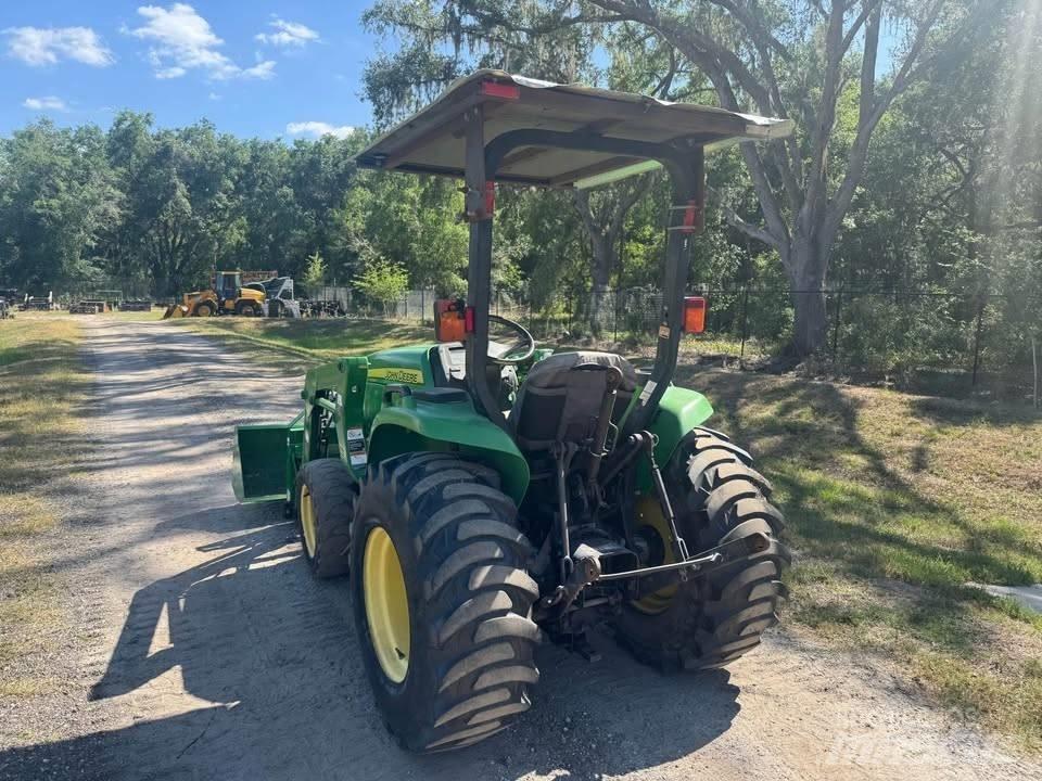 John Deere 3038 E Traktorji