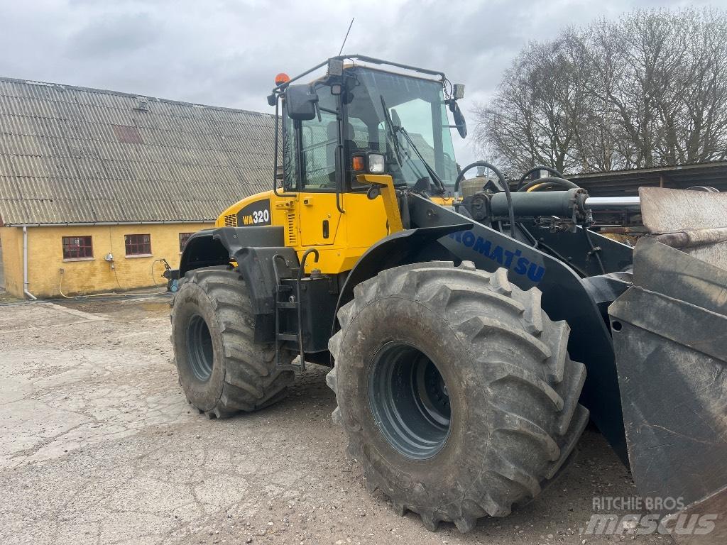Komatsu WA 320-5 Kolesni nakladalci