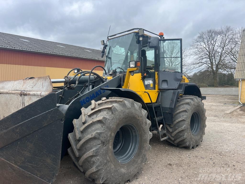 Komatsu WA 320-5 Kolesni nakladalci