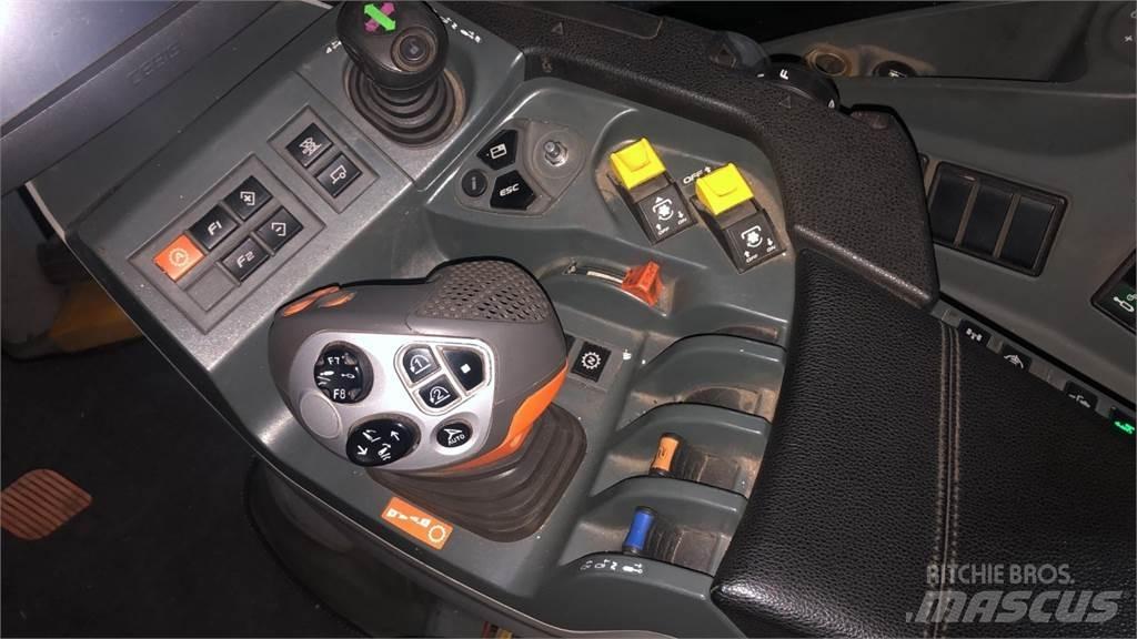 CLAAS AXION 810 Traktorji