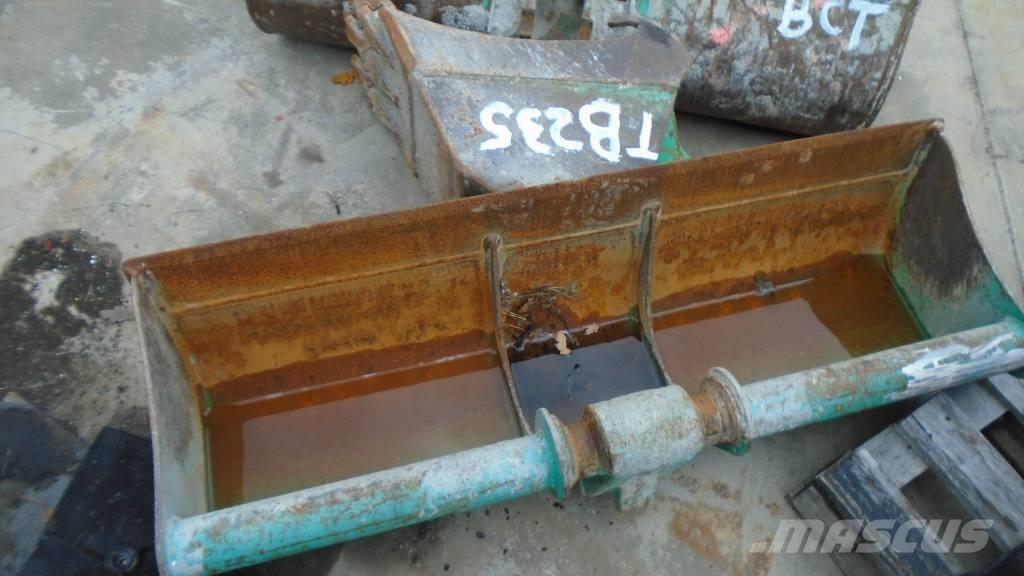 Takeuchi TB 235 Mini bagri <7t