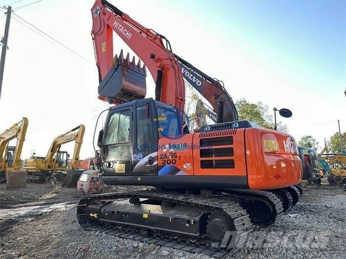 Hitachi ZX 200 Bagri goseničarji