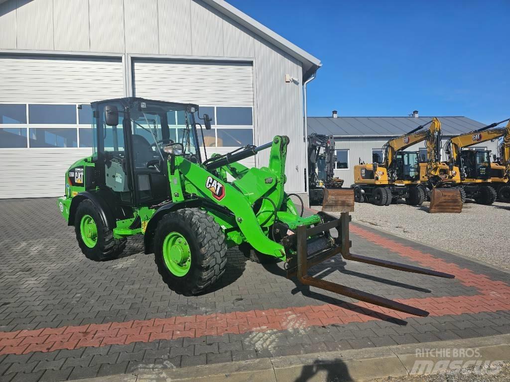 CAT 906 M Kolesni nakladalci