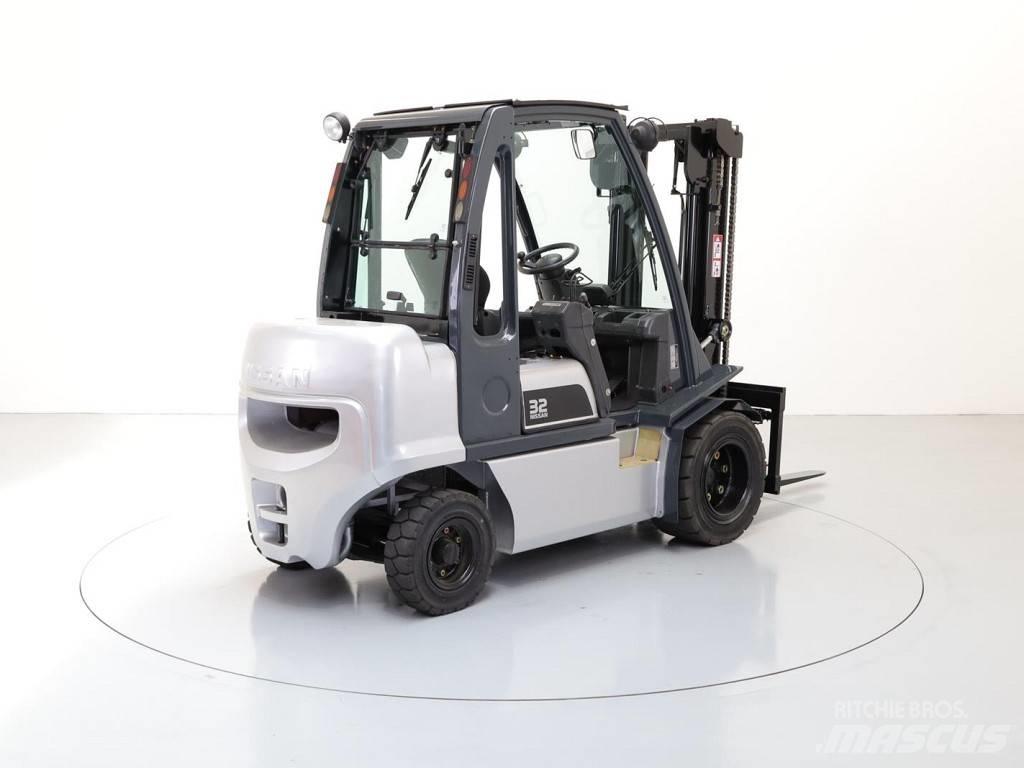 Nissan FD01A18Q Dizelski viličarji