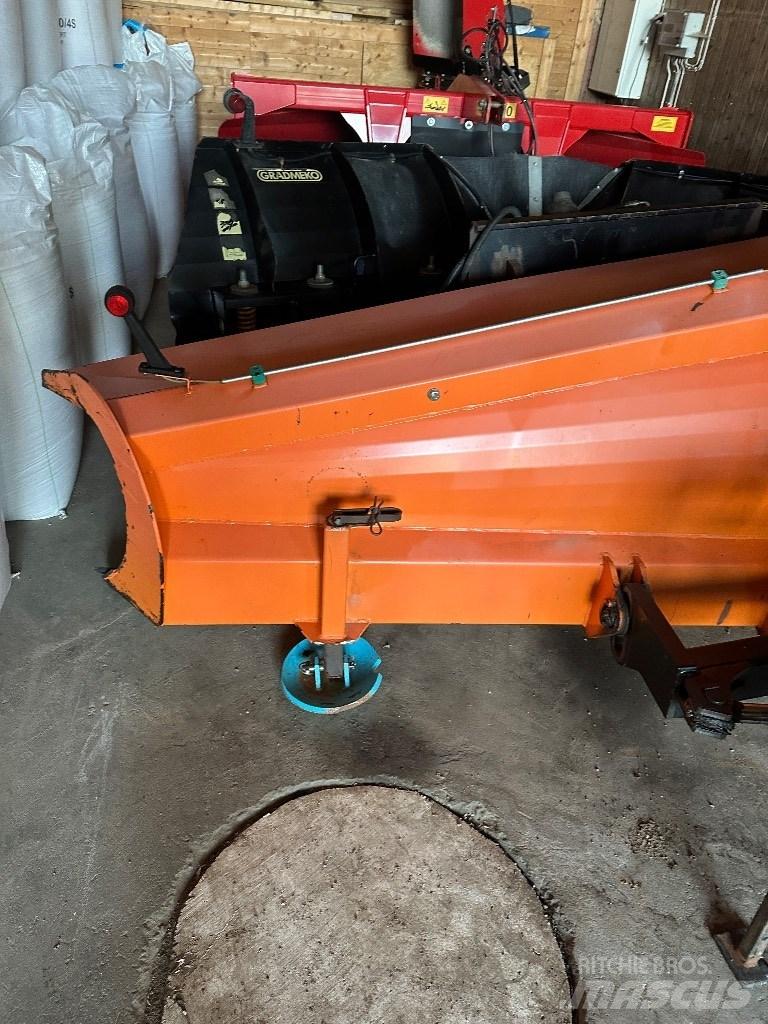 FMG AA 300 Snežne deske in plugi