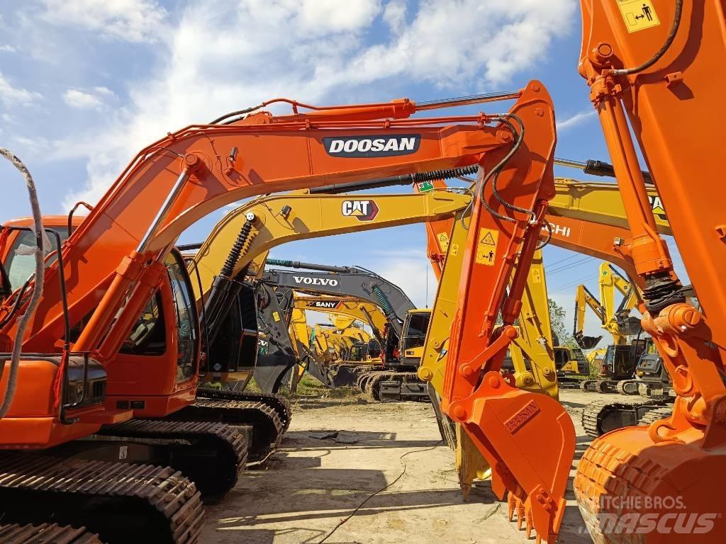 Doosan DX 150 LC Bagri goseničarji