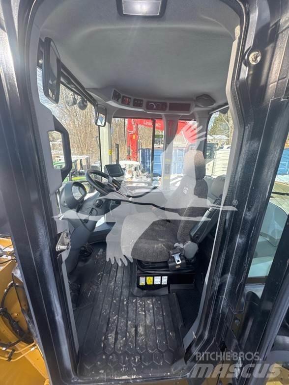 CAT 938M Kolesni nakladalci