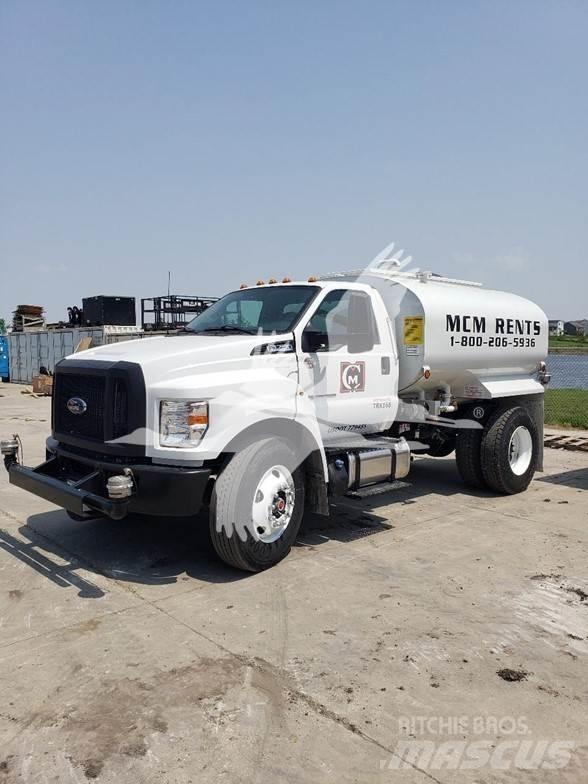 F & R F750 Polprikolice za debla