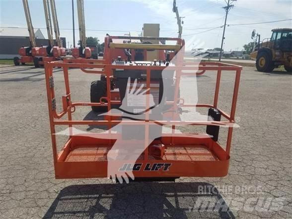 JLG 450AJ Zglobne dvižne ploščadi