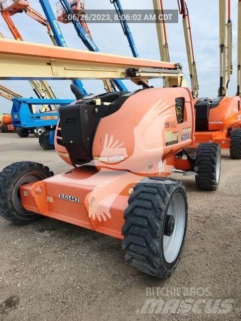 JLG 600AJ Zglobne dvižne ploščadi
