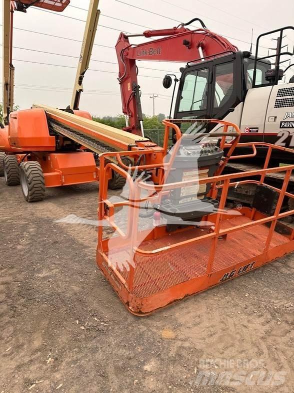 JLG 600S Teleskopske dvižne ploščadi